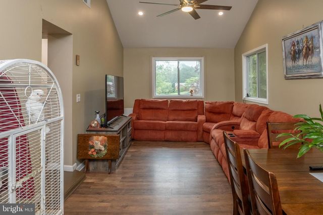 5013 CIRCLE DR, Harrisburg, PA 17112