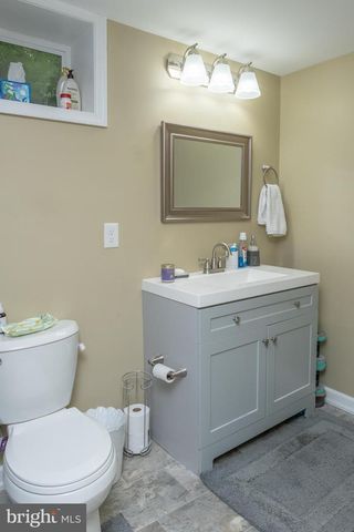 5013 CIRCLE DR, Harrisburg, PA 17112