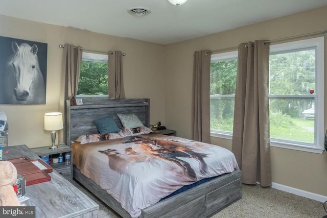 5013 CIRCLE DR, Harrisburg, PA 17112