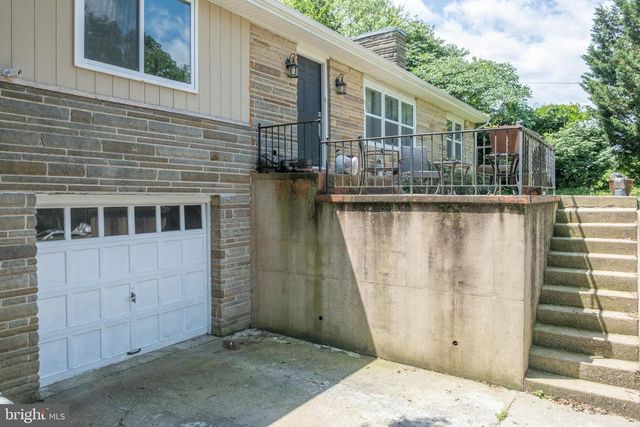 5013 CIRCLE DR, Harrisburg, PA 17112