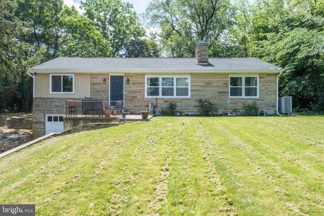 5013 CIRCLE DR, Harrisburg, PA 17112