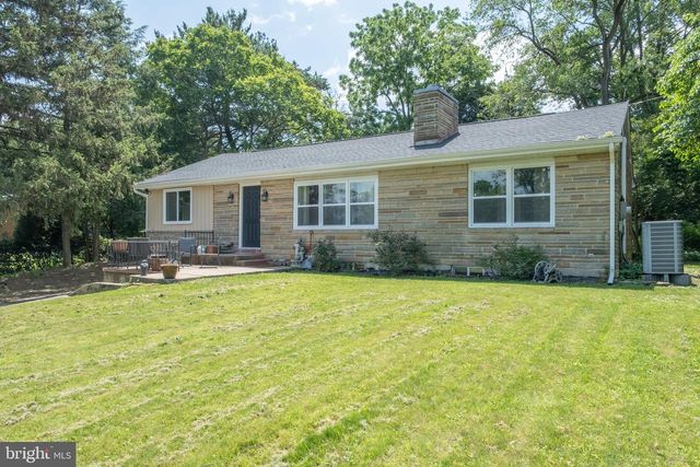 5013 CIRCLE DR, Harrisburg, PA 17112