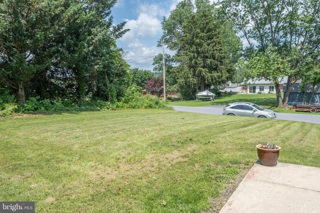 5013 CIRCLE DR, Harrisburg, PA 17112