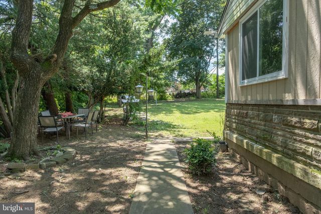 5013 CIRCLE DR, Harrisburg, PA 17112