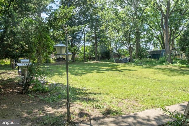 5013 CIRCLE DR, Harrisburg, PA 17112