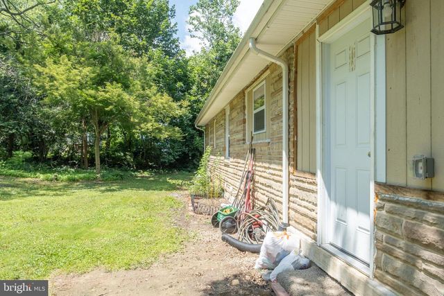 5013 CIRCLE DR, Harrisburg, PA 17112