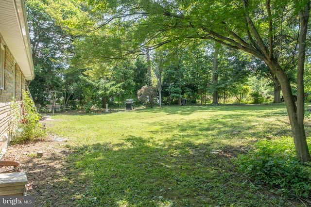 5013 CIRCLE DR, Harrisburg, PA 17112
