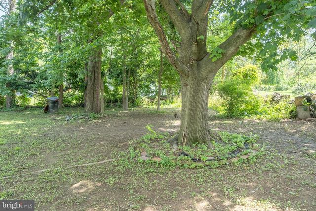 5013 CIRCLE DR, Harrisburg, PA 17112