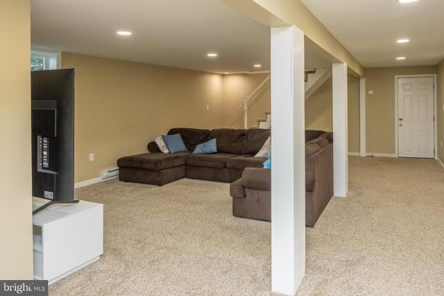 5013 CIRCLE DR, Harrisburg, PA 17112