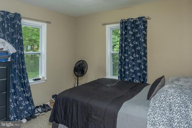 5013 CIRCLE DR, Harrisburg, PA 17112