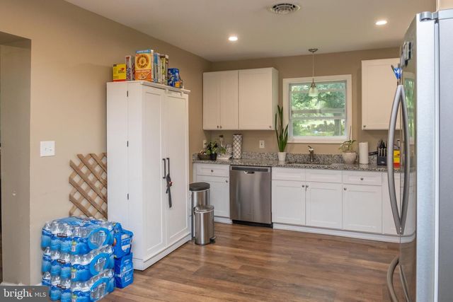 5013 CIRCLE DR, Harrisburg, PA 17112
