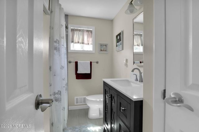 23 Coral Drive, Hazlet, NJ 07730