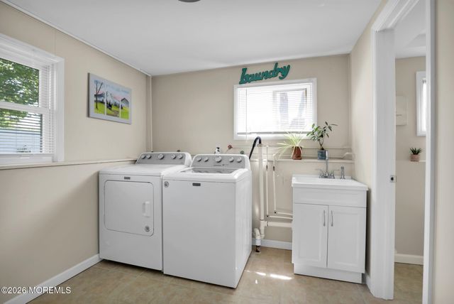 23 Coral Drive, Hazlet, NJ 07730