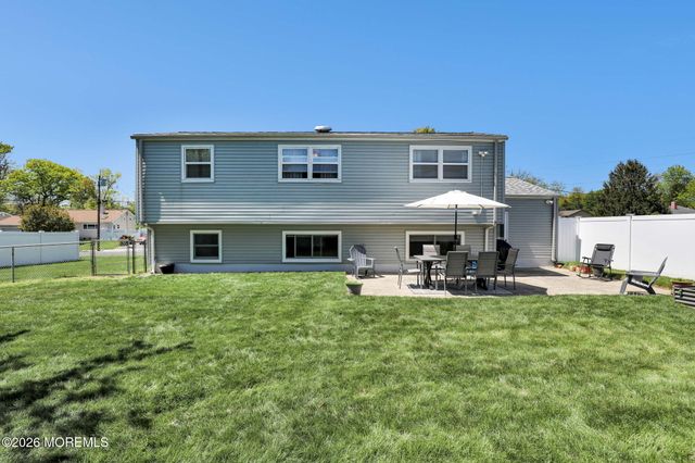 23 Coral Drive, Hazlet, NJ 07730