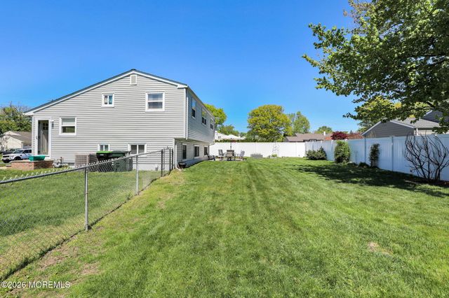 23 Coral Drive, Hazlet, NJ 07730