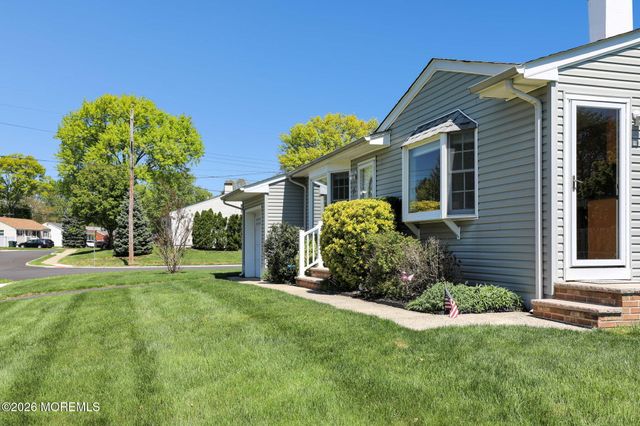 23 Coral Drive, Hazlet, NJ 07730