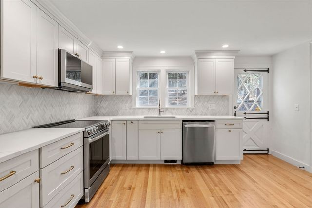 262 Cochituate Rd, Wayland, MA 01778