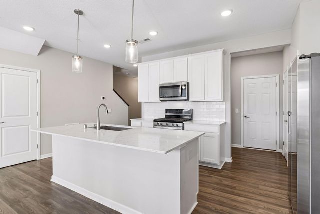 9653 4th Street Lane N, Lake Elmo, MN 55042