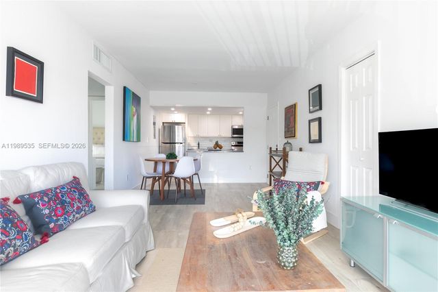 290 Sunrise Dr 3-F, Key Biscayne, FL 33149