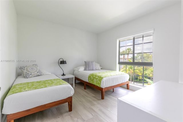 290 Sunrise Dr 3-F, Key Biscayne, FL 33149