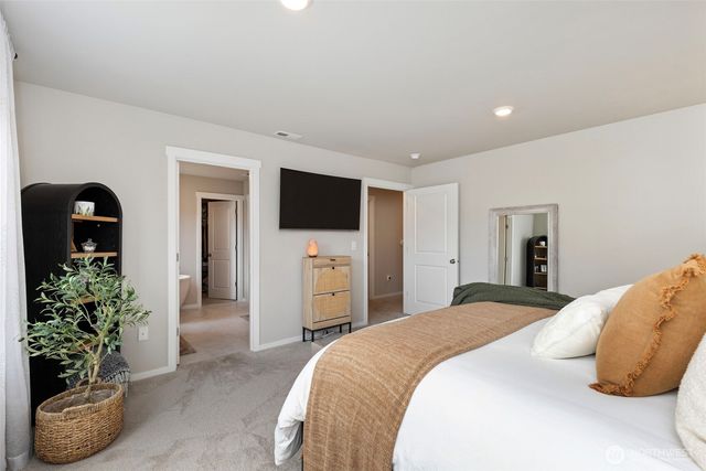 1607 NE Calavista Street, Poulsbo, WA 98370