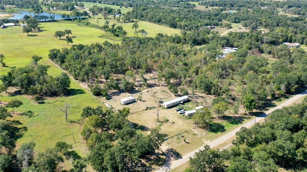 9486 Puddin Lane, Madisonville, TX 77864 — exterior