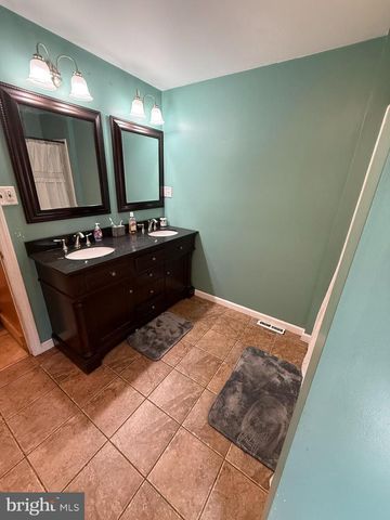 1243 GARRY AVE, Vineland, NJ 08361