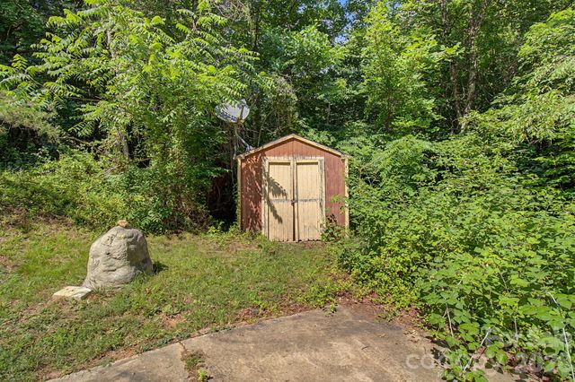 175 Pine Cove Lane, Alexander, NC 28701