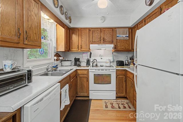 175 Pine Cove Lane, Alexander, NC 28701