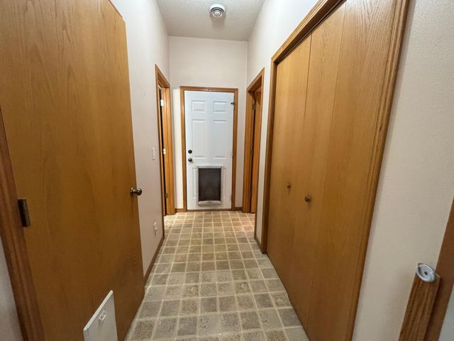 322 Oriole Avenue N, Thief River Falls, MN 56701