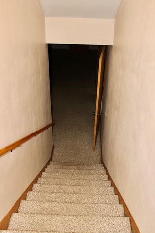 322 Oriole Avenue N, Thief River Falls, MN 56701