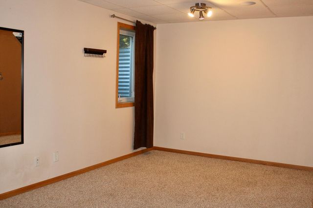 322 Oriole Avenue N, Thief River Falls, MN 56701