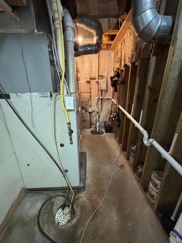 322 Oriole Avenue N, Thief River Falls, MN 56701