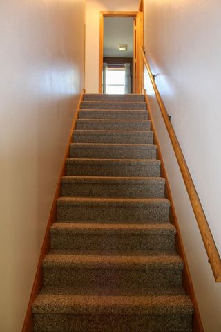 322 Oriole Avenue N, Thief River Falls, MN 56701