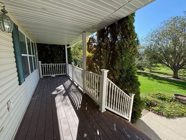 322 Oriole Avenue N, Thief River Falls, MN 56701