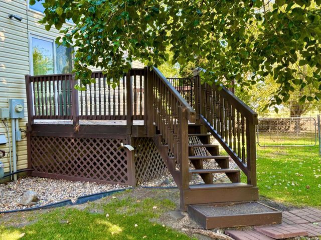 322 Oriole Avenue N, Thief River Falls, MN 56701