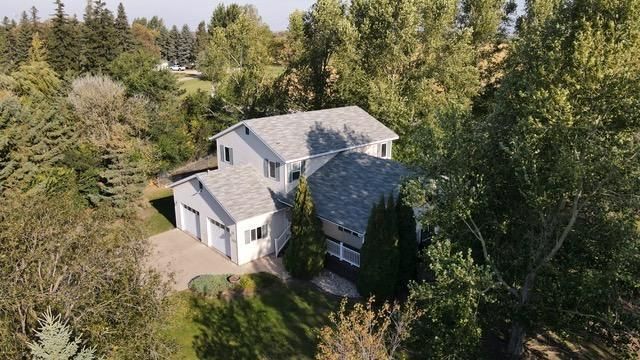 322 Oriole Avenue N, Thief River Falls, MN 56701