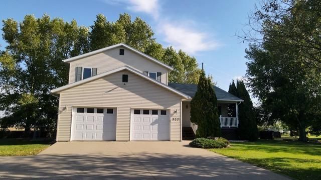 322 Oriole Avenue N, Thief River Falls, MN 56701