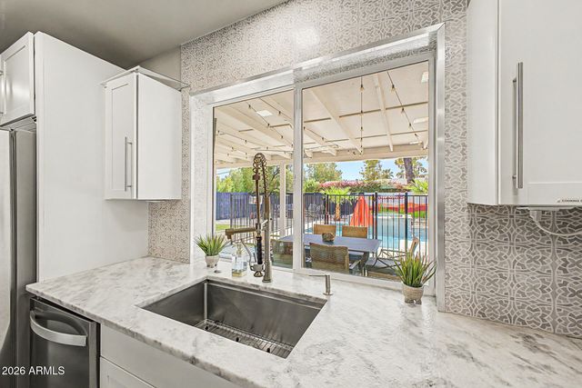 8307 E RANCHO VISTA Drive, Scottsdale, AZ 85251