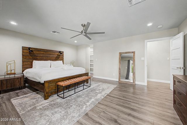 8307 E RANCHO VISTA Drive, Scottsdale, AZ 85251