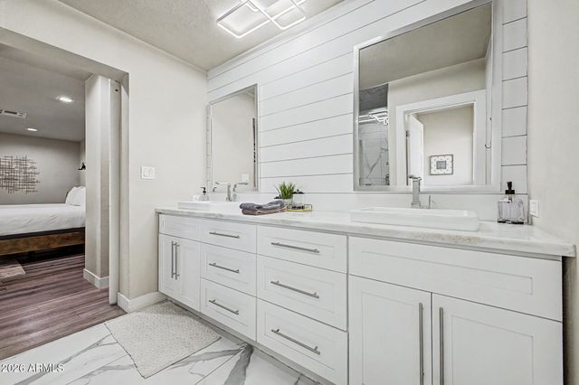 8307 E RANCHO VISTA Drive, Scottsdale, AZ 85251