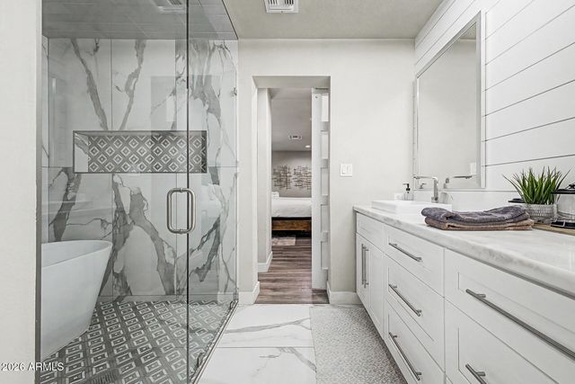 8307 E RANCHO VISTA Drive, Scottsdale, AZ 85251