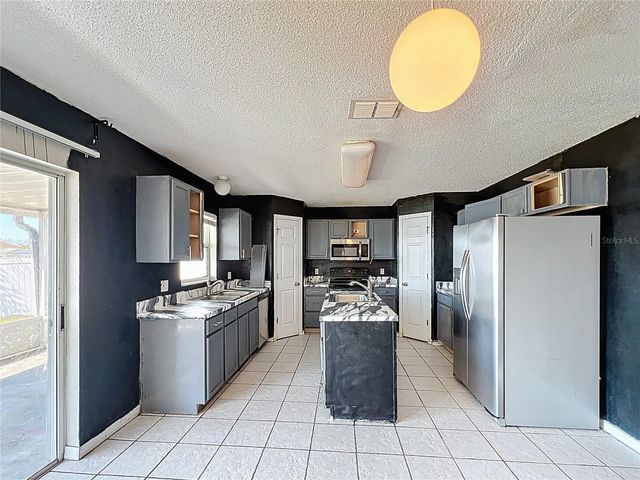 12803 LAKE VISTA DRIVE, Gibsonton, FL 33534