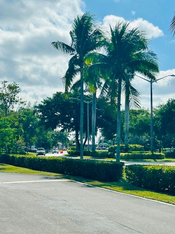 137 Bedford F, West Palm Beach, FL 33417