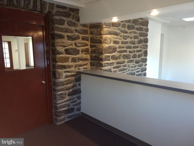 207 S EASTON RD, Glenside, PA 19038