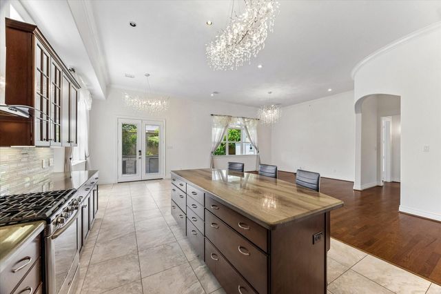 1415 Wakefield Drive, Houston, TX 77018