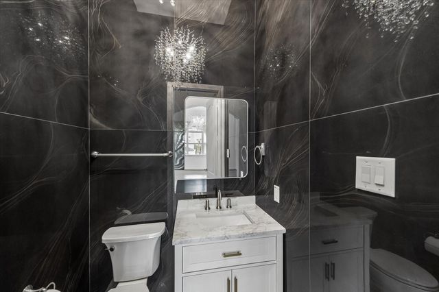 1415 Wakefield Drive, Houston, TX 77018