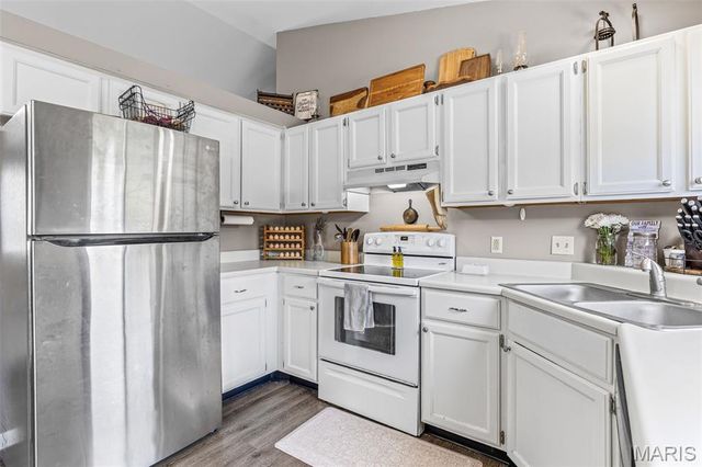 171 Kunze Drive, St Charles, MO 63303