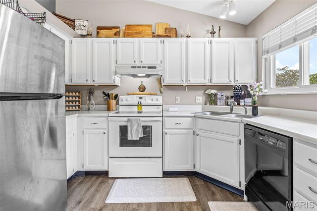 171 Kunze Drive, St Charles, MO 63303