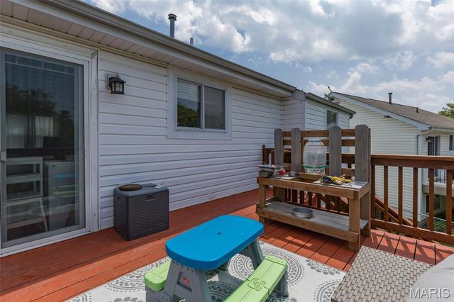 171 Kunze Drive, St Charles, MO 63303